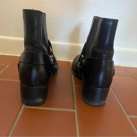 Frye Veronica Harness Short Boot Size 8.5 Womens - Picture 5 of 9